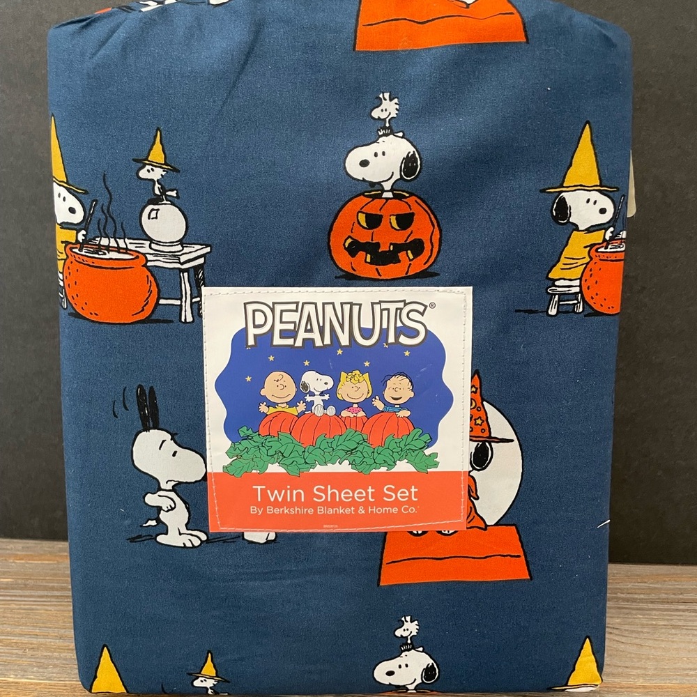 SOLD - Peanuts Snoopy Twin Sheet Set 3 Pc TWIN Halloween Woodstock Moon Blue NEW